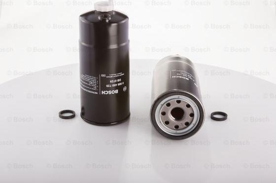 BOSCH 0 986 450 729 - Degvielas filtrs www.autospares.lv