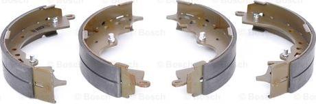 BOSCH 0 986 487 910 - Bremžu loku komplekts www.autospares.lv