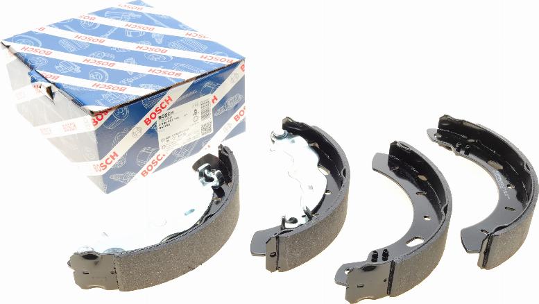 BOSCH 0 986 487 796 - Комплект тормозных колодок, барабанные www.autospares.lv