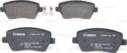 BOSCH 0 986 424 795 - Bremžu uzliku kompl., Disku bremzes www.autospares.lv