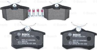 BOSCH 0 986 424 751 - Тормозные колодки, дисковые, комплект www.autospares.lv