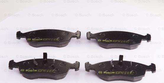 BOSCH 0 986 BB0 272 - Bremžu uzliku kompl., Disku bremzes www.autospares.lv