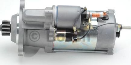 BOSCH 0 001 330 020 - Starteris autospares.lv