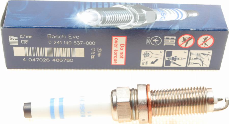 BOSCH 0 241 140 537 - Aizdedzes svece autospares.lv