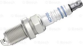 BOSCH 0 241 240 579 - Aizdedzes svece www.autospares.lv