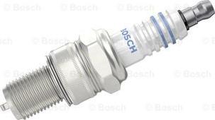 BOSCH 0 241 250 512 - Aizdedzes svece www.autospares.lv