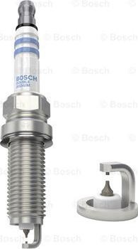 BOSCH 0 242 140 555 - Aizdedzes svece autospares.lv