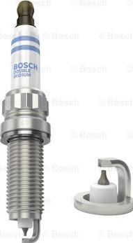 BOSCH 0 242 140 521 - Aizdedzes svece www.autospares.lv