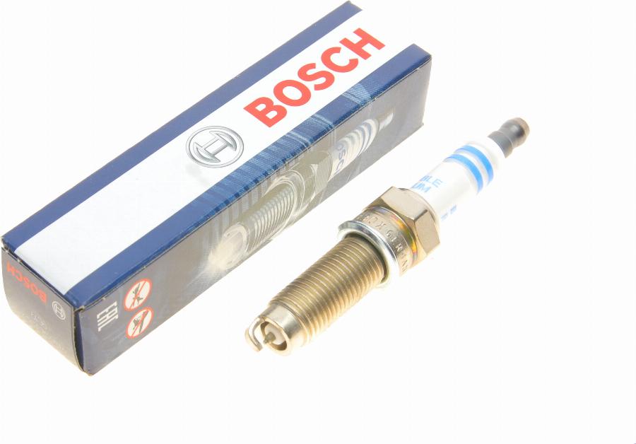 BOSCH 0 242 140 523 - Aizdedzes svece www.autospares.lv