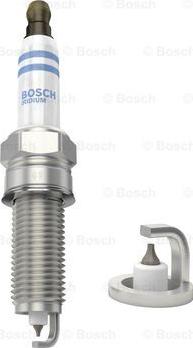 BOSCH 0 242 135 555 - Aizdedzes svece www.autospares.lv