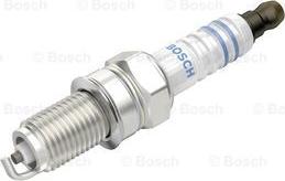 BOSCH 0 242 135 558 - Aizdedzes svece autospares.lv