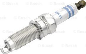 BOSCH 0 242 135 557 - Aizdedzes svece www.autospares.lv