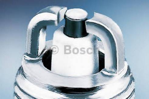 BOSCH 0 242 135 500 - Aizdedzes svece www.autospares.lv