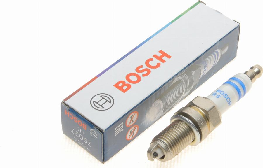 BOSCH 0 242 135 515 - Aizdedzes svece autospares.lv