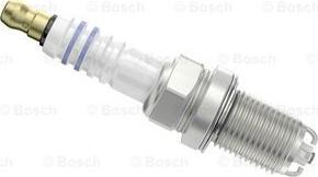 BOSCH 0 242 240 587 - Aizdedzes svece autospares.lv