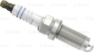 BOSCH 0 242 240 698 - Aizdedzes svece www.autospares.lv