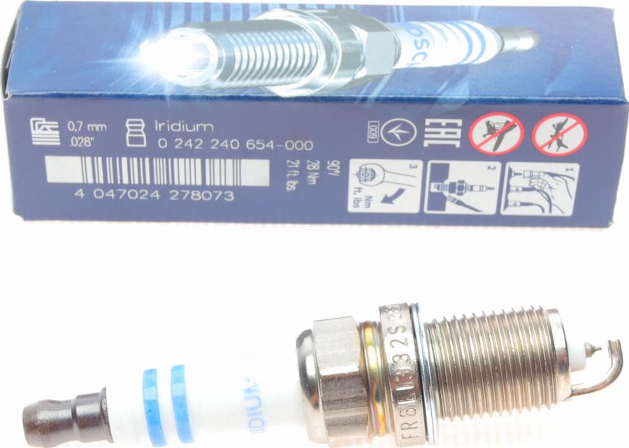 BOSCH 0 242 240 654 - Aizdedzes svece www.autospares.lv