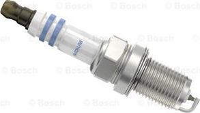 BOSCH 0 242 240 653 - Aizdedzes svece www.autospares.lv