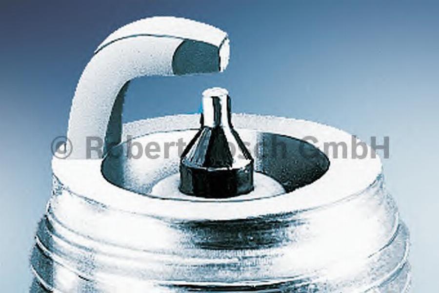 BOSCH 0242240625 - Aizdedzes svece www.autospares.lv