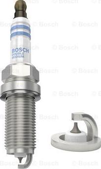 BOSCH 0 242 240 715 - Aizdedzes svece www.autospares.lv