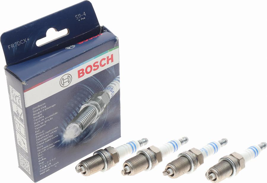 BOSCH 0 242 235 913 - Aizdedzes svece www.autospares.lv