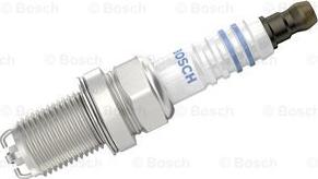 BOSCH 0 242 235 748 - Aizdedzes svece www.autospares.lv