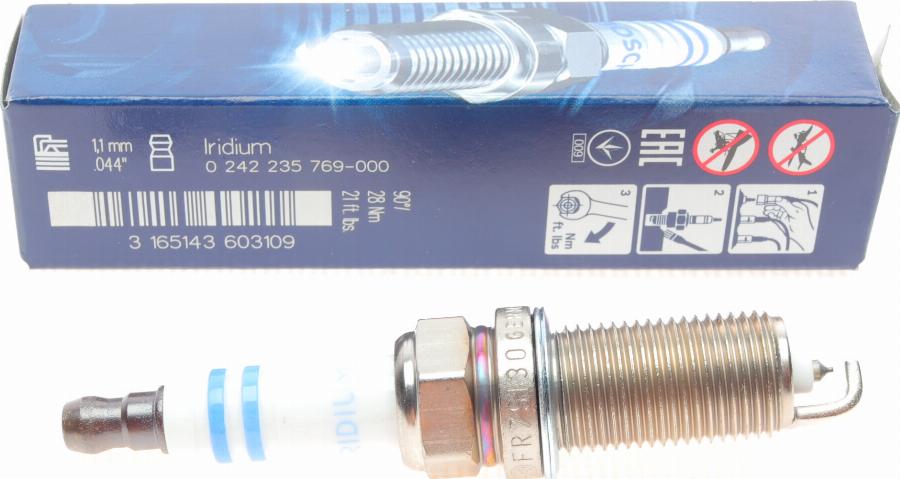 BOSCH 0 242 235 769 - Aizdedzes svece www.autospares.lv