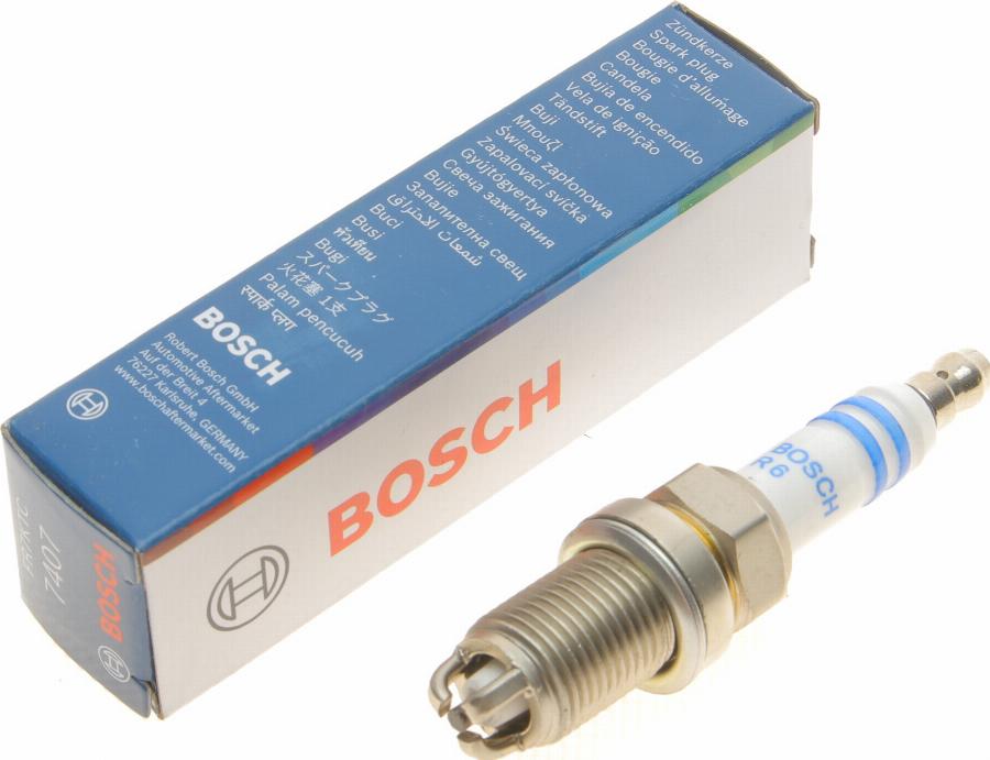 BOSCH 0 242 235 766 - Свеча зажигания www.autospares.lv