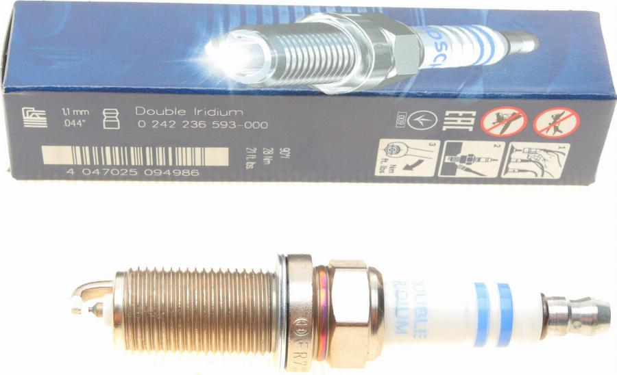 BOSCH 0 242 236 593 - Aizdedzes svece www.autospares.lv