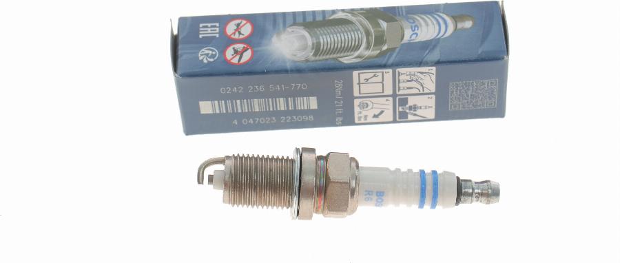 BOSCH 0 242 236 541 - Aizdedzes svece www.autospares.lv