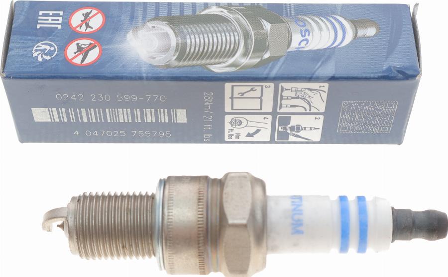 BOSCH 0 242 230 599 - Aizdedzes svece www.autospares.lv