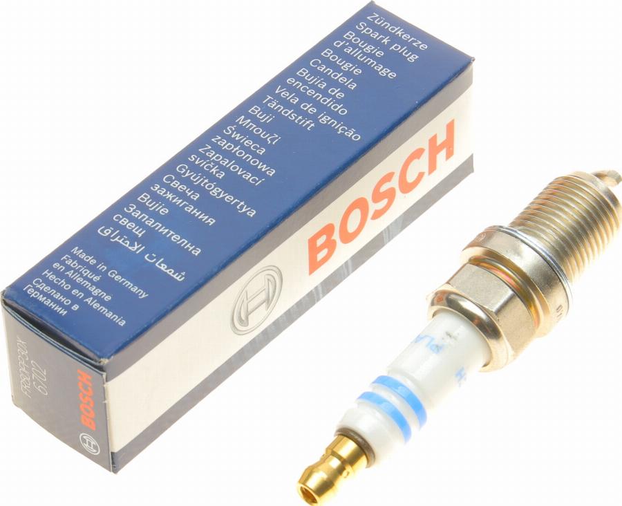 BOSCH 0 242 230 557 - Aizdedzes svece www.autospares.lv