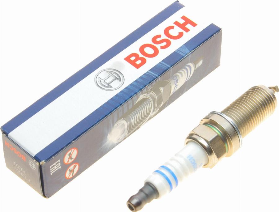 BOSCH 0 242 230 607 - Aizdedzes svece autospares.lv