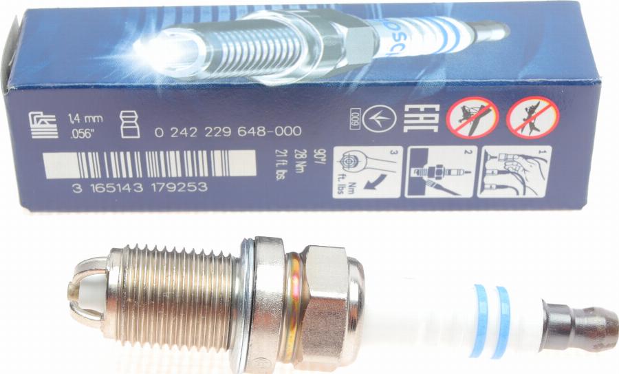 BOSCH 0 242 229 648 - Aizdedzes svece www.autospares.lv