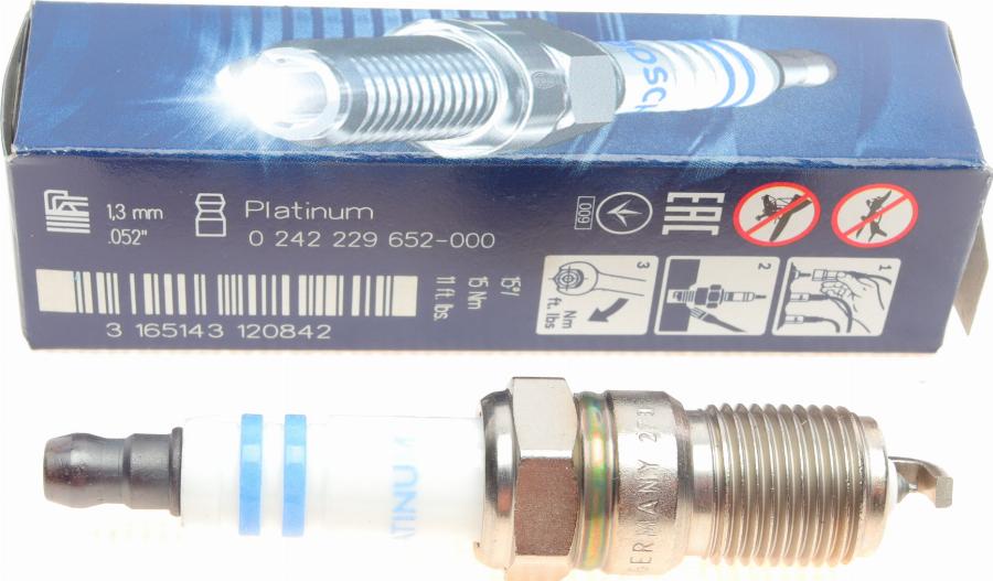 BOSCH 0 242 229 652 - Свеча зажигания www.autospares.lv