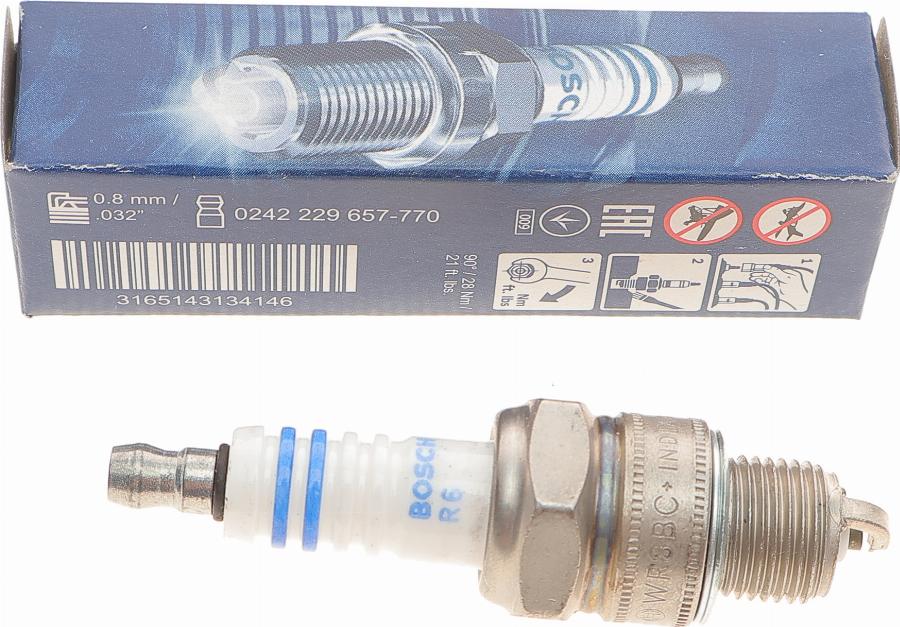 BOSCH 0 242 229 657 - Spark Plug www.autospares.lv