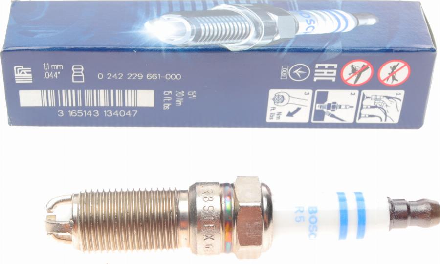 BOSCH 0 242 229 661 - Aizdedzes svece www.autospares.lv