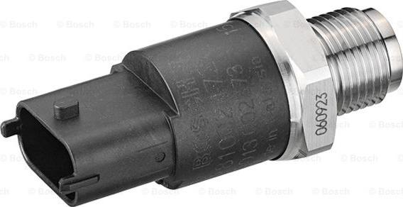 BOSCH 0 281 002 472 - Devējs, Degvielas padeves spiediens www.autospares.lv