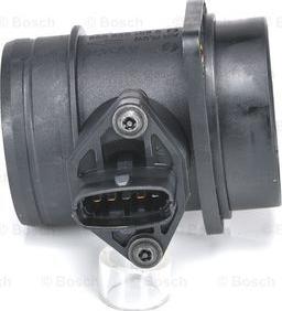 BOSCH 0 281 002 308 - Gaisa masas mērītājs www.autospares.lv