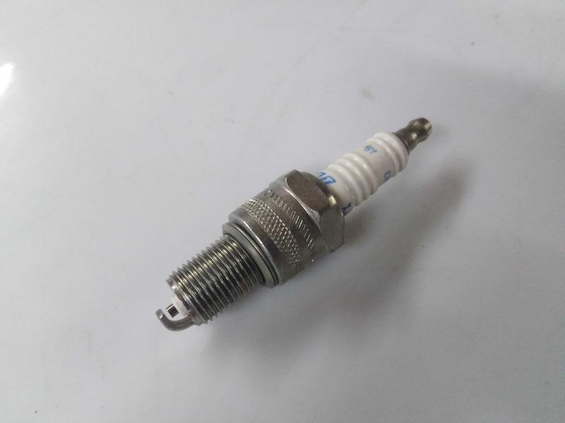 FIAT 7772515 - Aizdedzes svece www.autospares.lv