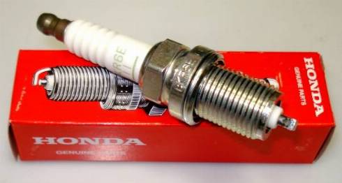 Honda 98079-561-4E - Aizdedzes svece www.autospares.lv