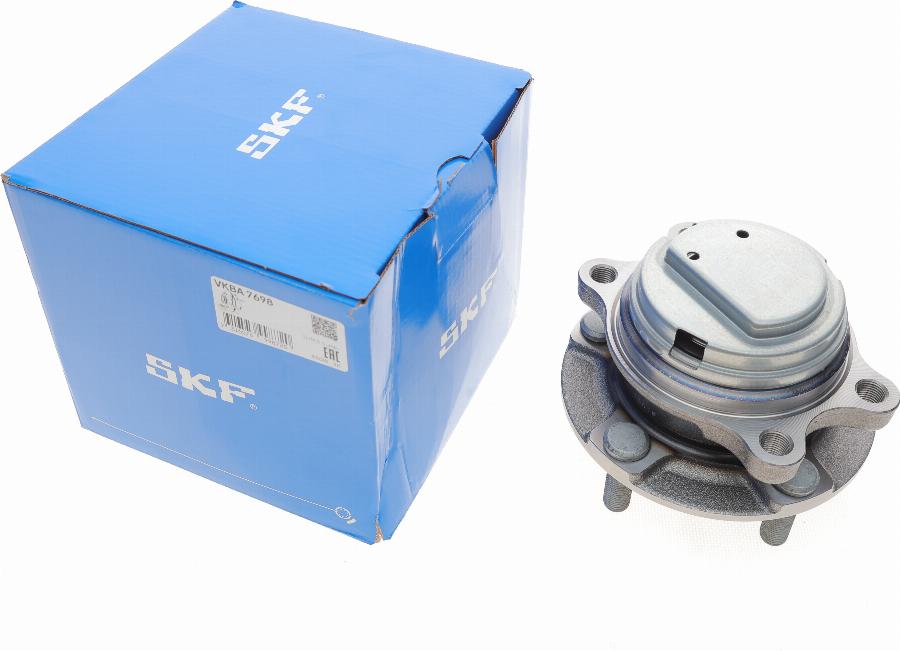 SKF VKBA 7698 - Подшипник ступицы колеса, комплект www.autospares.lv