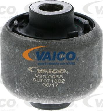 VAICO V25-0958 - Сайлентблок, рычаг подвески колеса www.autospares.lv