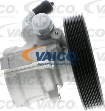 VAICO V22-0318 - Hidrosūknis, Stūres iekārta www.autospares.lv